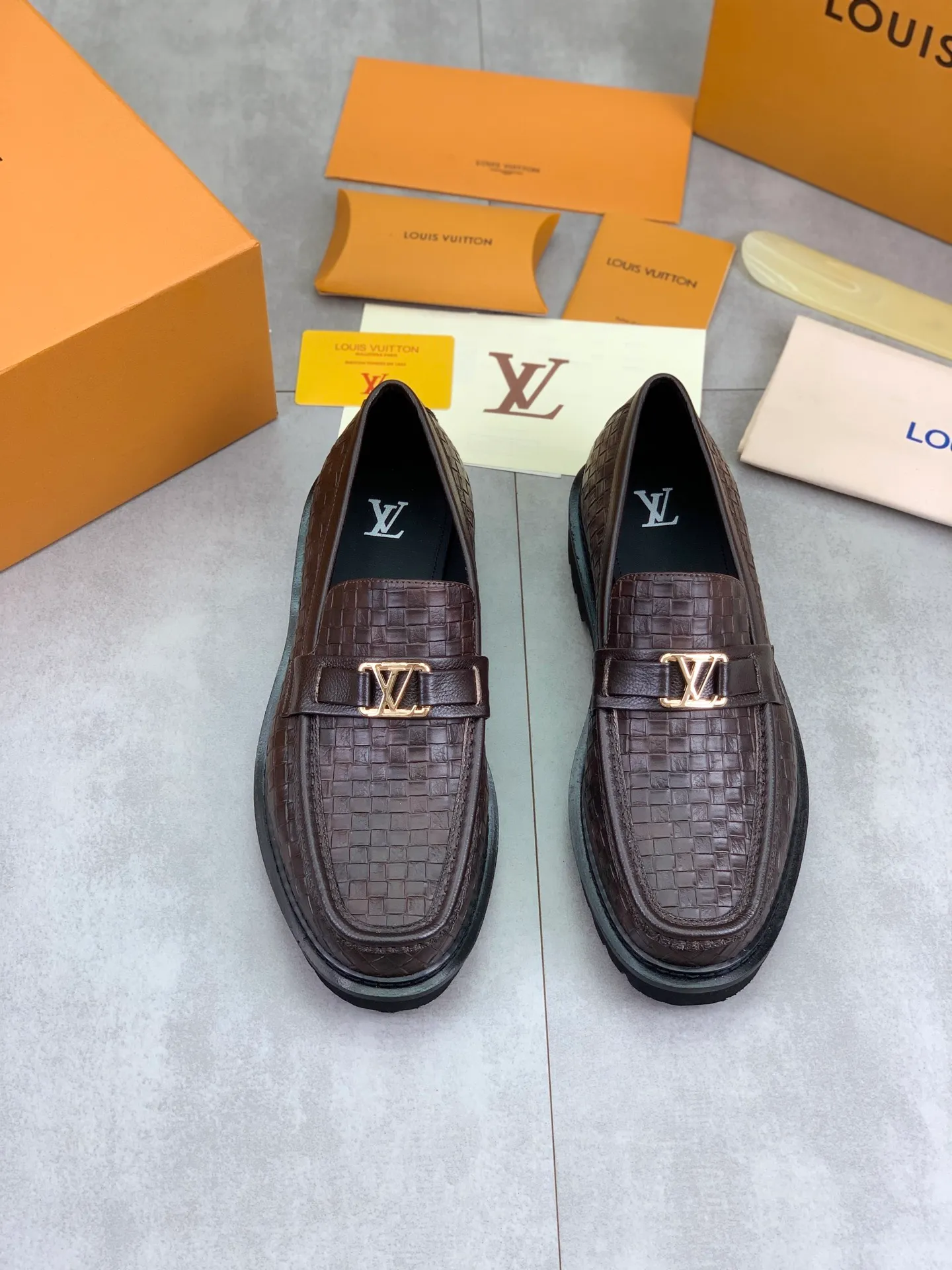 Factory price P820 💎💎💎LOUIS VUITTON [Louis Vuitton] - LV men's business casual leather shoes, luxurious and noble 👞All imported original cowhide, just to create a more comfortable wearing experience, upper: original high-end calfskin ➕Imported soft cowhide lining, original lightweight foam outsole ✔️ Color: 6️⃣colors available Size: 39-44 (38.45 46 can be customized (non-returnable)